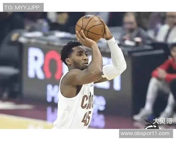 米切尔半场表现亮眼5中3贡献7分1板2助2断展现潜力